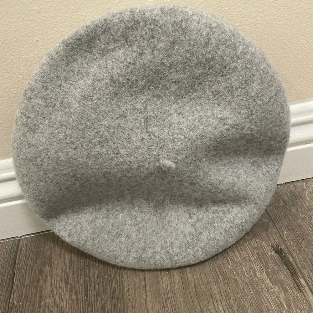 H&M Women's Felted wool beret Hat Light Gray. - Picture 2 of 7
